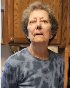 Carolyn Jennifer (Holmes) Stonesifer